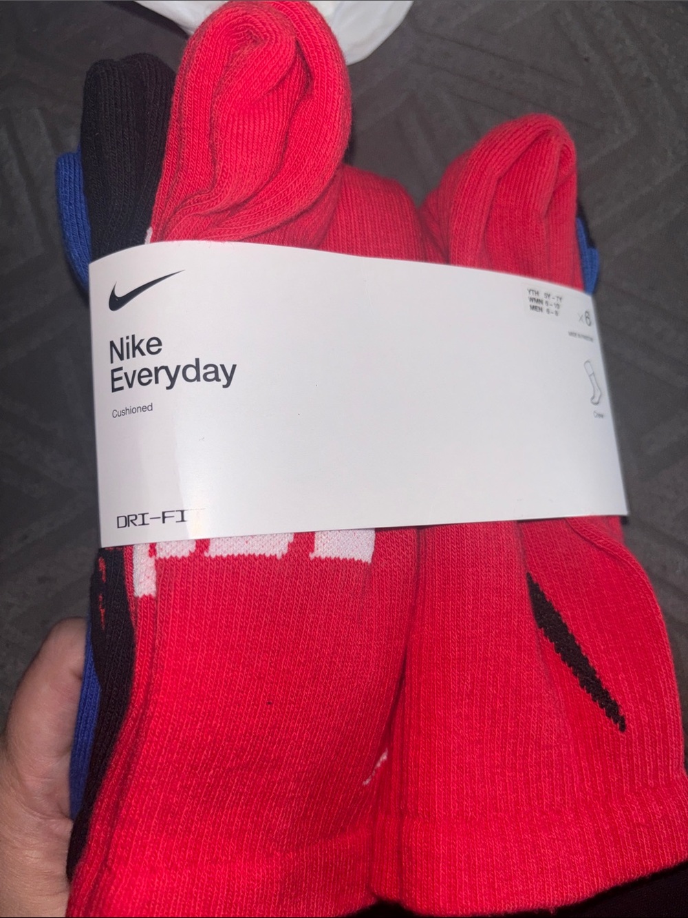 Nike Everyday Cushioned Crew Socks - Red, Black, Blue 2 6 packs - Picture 2 of 7